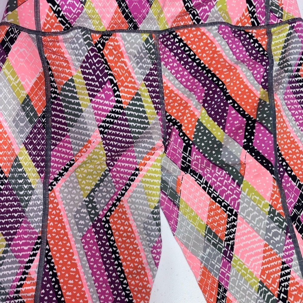 Colorful Geometric Patterned Leggings - Picture 7 of 9